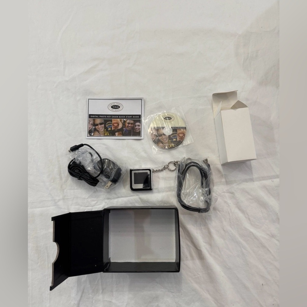 TAO Digital Picture Key‎ Chain 56 Images 1.4in Color LCD Display